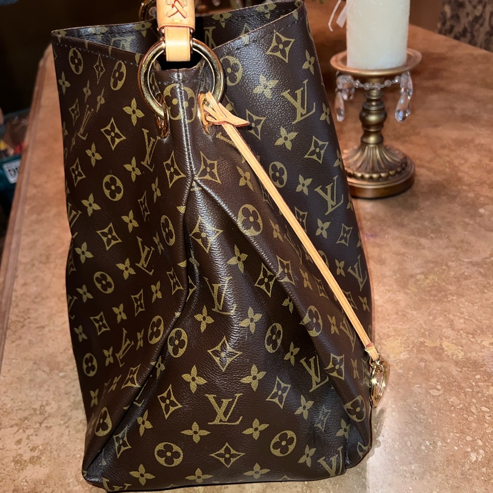 Louis Vuitton Artsy GM